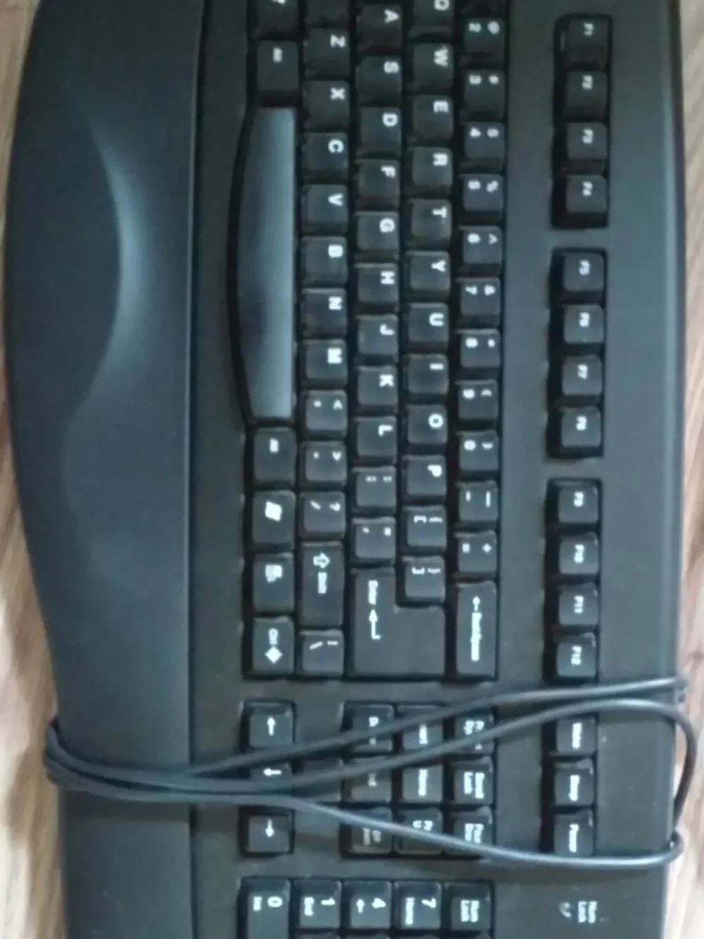 Belkin Ergonomic Keyboard With Cover & Feet Never Used Perfect